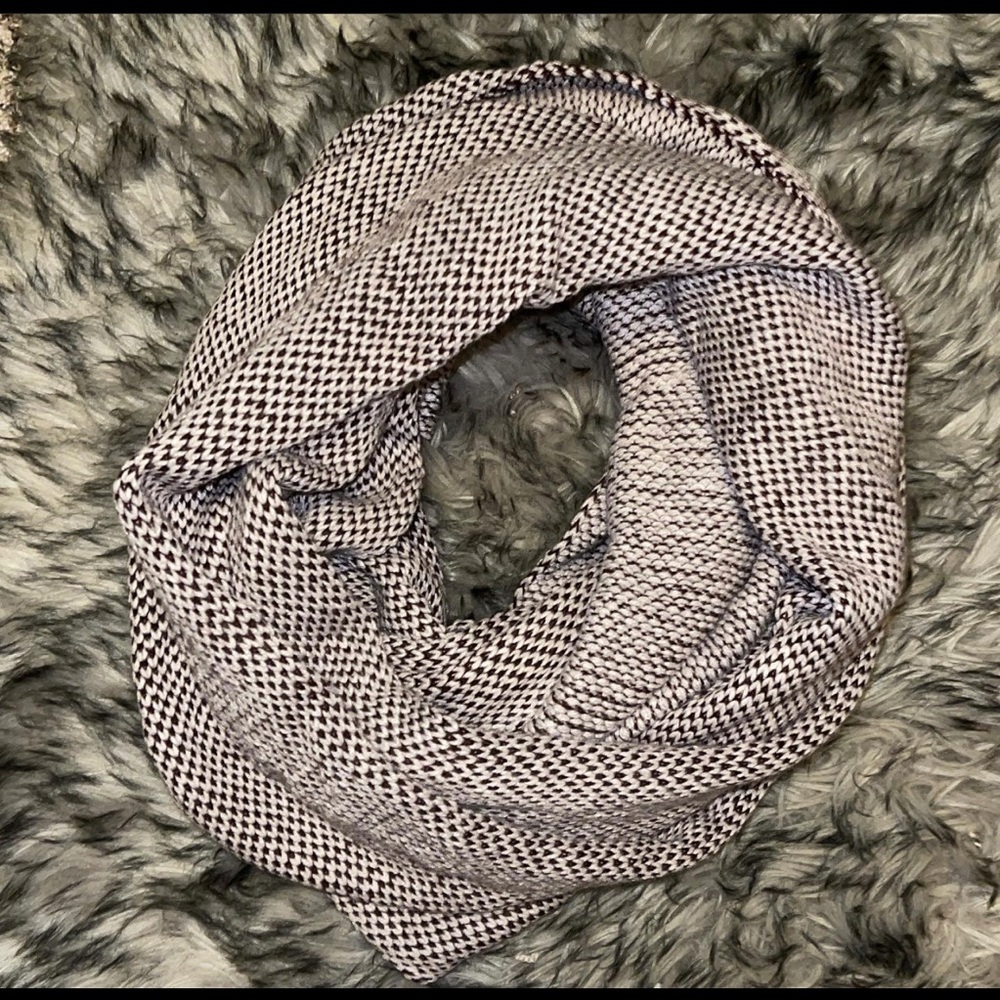 Infiniti Scarf